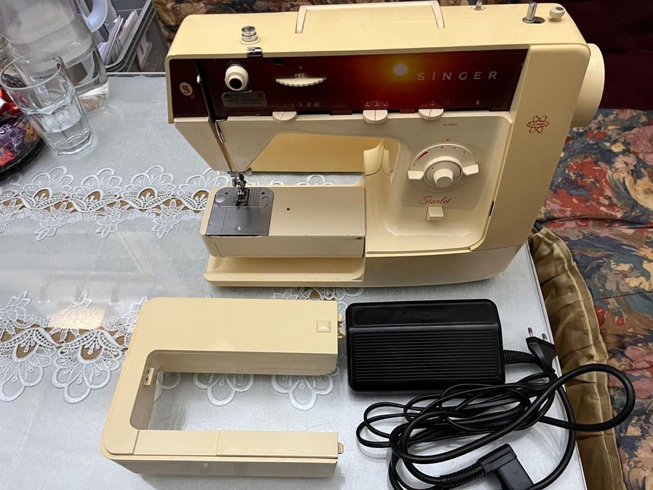Maszyna do szycia SINGER STARLET  + walizka