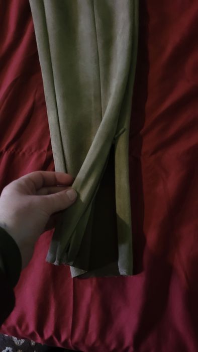Легінси від Zara, внизу стильні розрізи . 
Лосини дуже гарної якості,