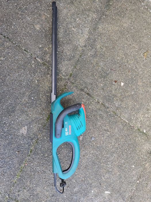 Corta sebes Bosh 220 V