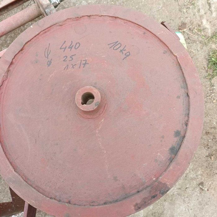 Koło pasowe fi 440 mm, pasek 17, otwór wałka fi 25 mm