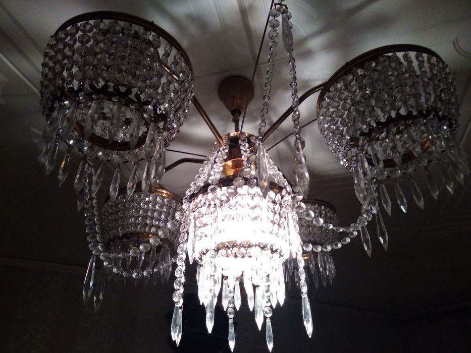 Продам люстру хрустальную