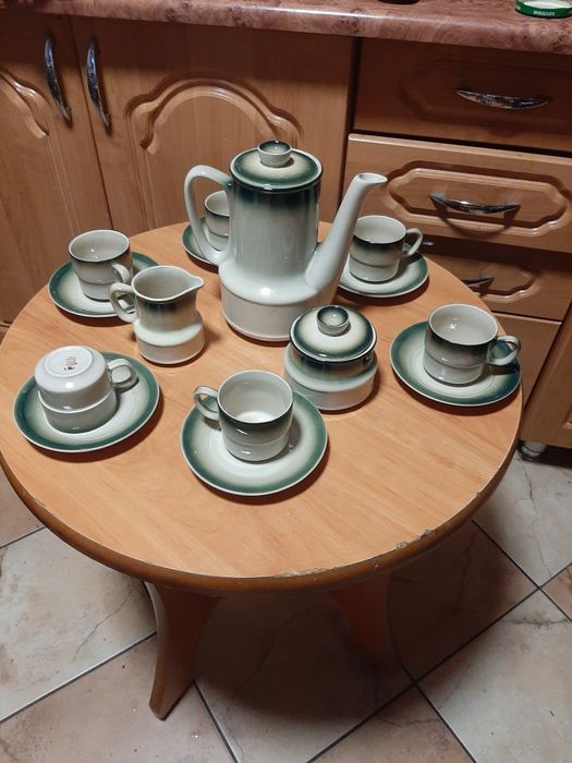 Zestaw kawowy Tułowice dwa dzbanki 6 filiżanek cukiernica 6 talerz prl