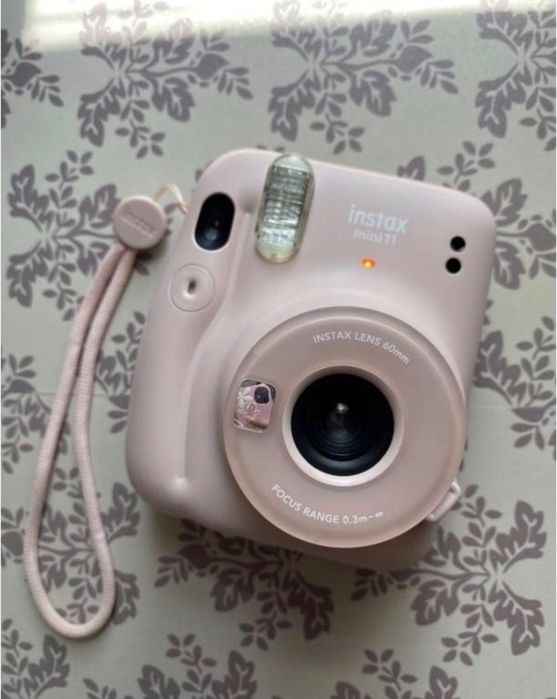 Фотоапарат Instax Mini 11