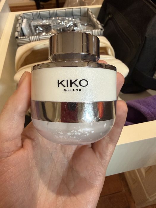 kiko прозора пудра  invisible touch face fixing powder