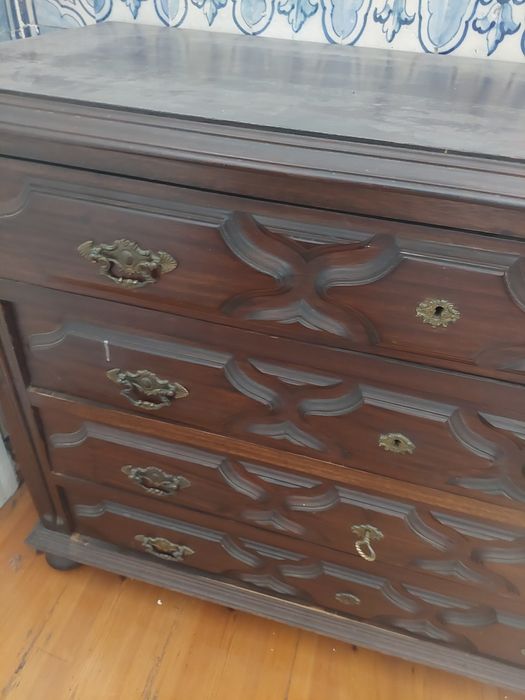 Cómoda madeira maciça