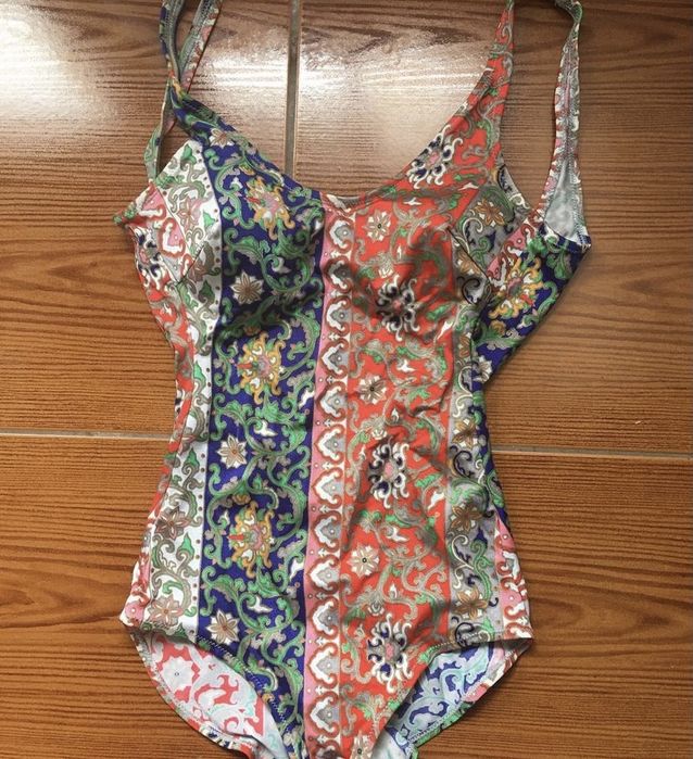 Fatos de banho e biquínis