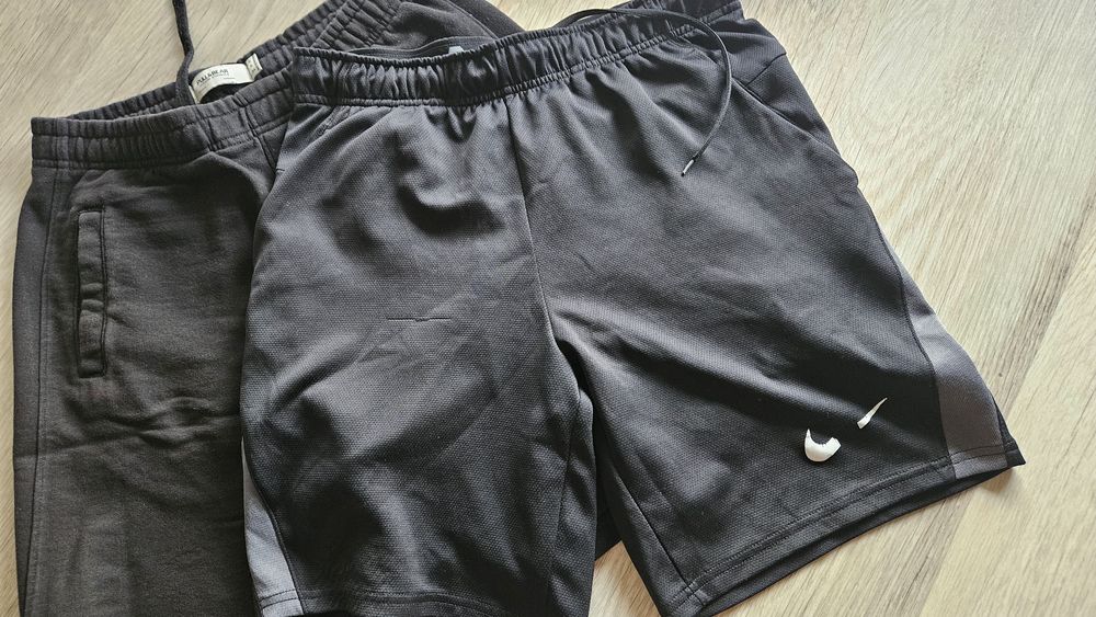 Trzy pary sportowych spodenek S