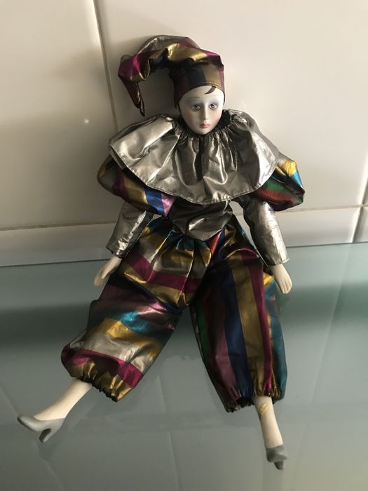 Boneco de porcelana