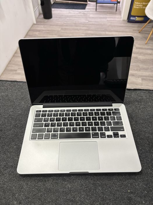 Ecra Macbook Pro Retina + Top Case | A1502