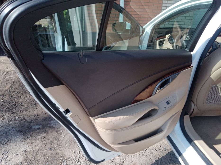 auto BUICK LAcrosse