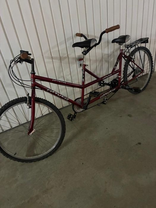 Bicicleta tandem (dupla)