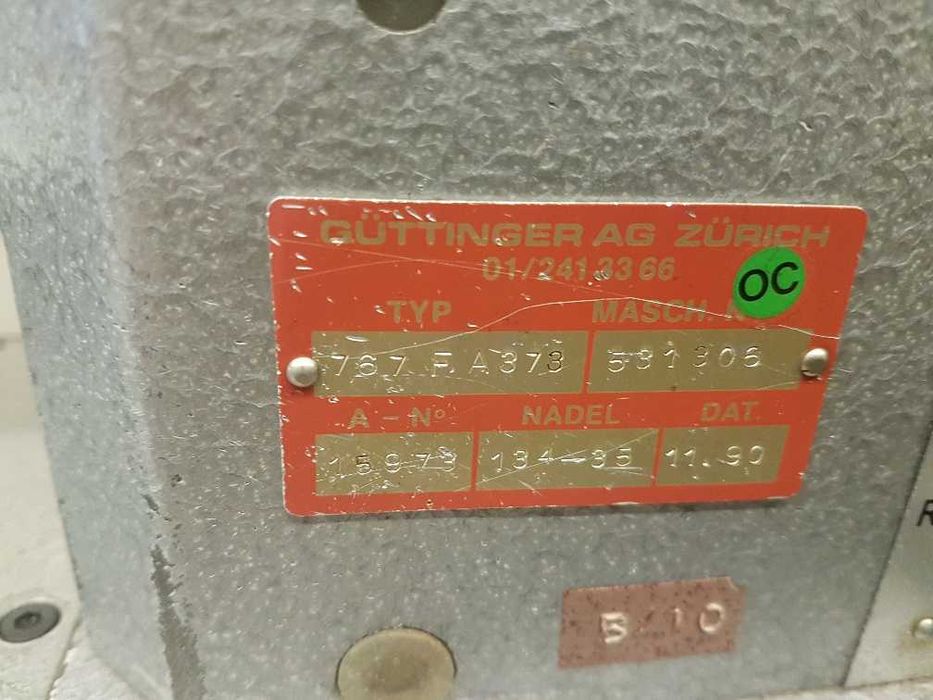 Máquina de costura industrial "Adler"