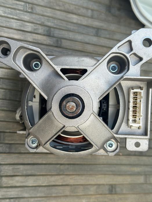 Silnik napędowy pralki Whirlpool ETDLR 7220L PL/N