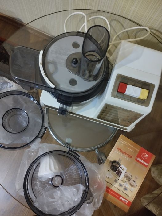 Продам кухонный комбайн