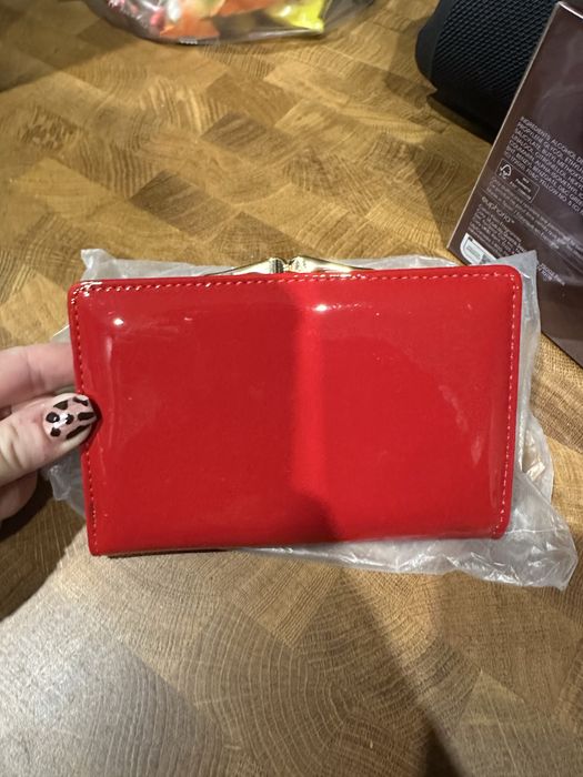 Czerwony porfel Louis Vuitton