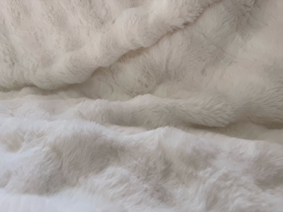 Ogromny puszysty biały puszysty koc 160x200  WarmWool