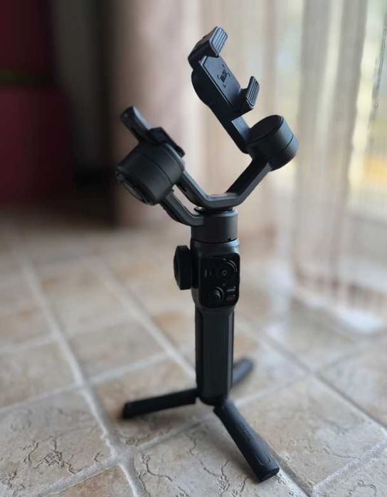 Estabilizador de Telemóvel - Zhiyun Smooth 5