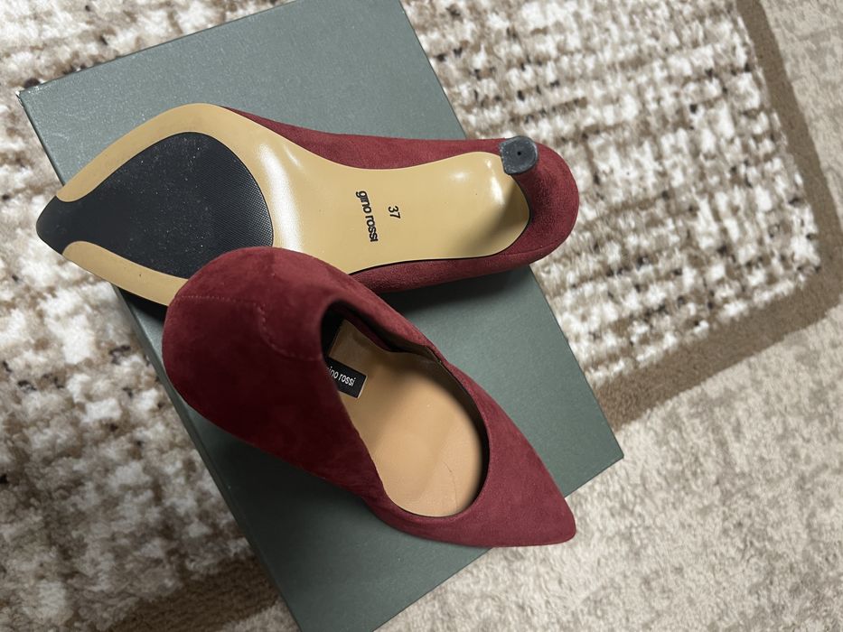 Продам туфлі .взувались один раз