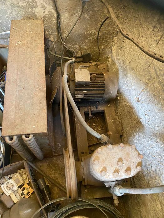 agregat chlodniczy do przechowywania jaj silnik4,5kw,pompa,parownik w komplecie , napelniony gazem 300zl