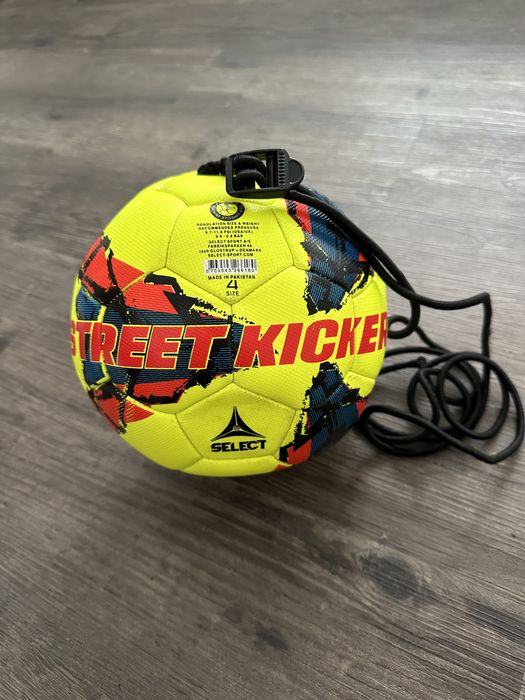 Продам футбольний мʼяч