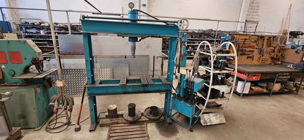 Oficina de  Serralharia metalomecânica Totalmente Equipada