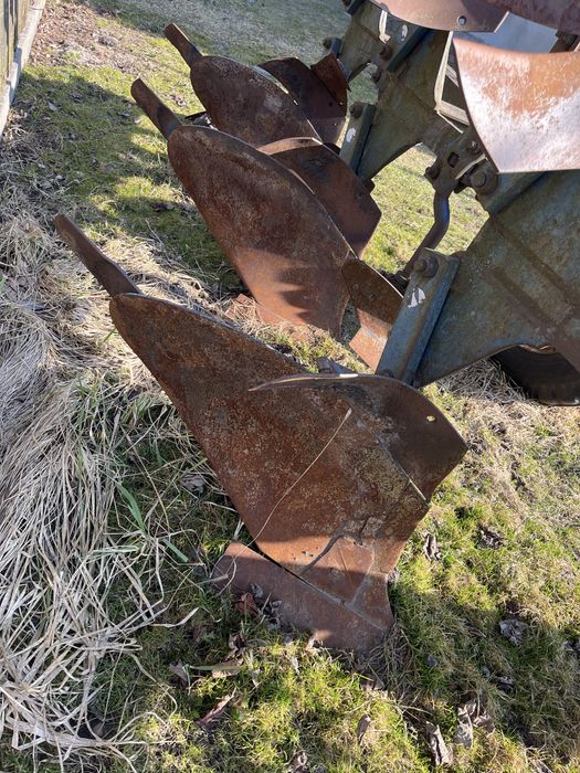 Плуг Оборотний 3+1