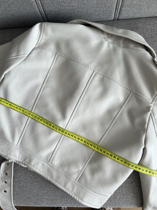 Косуха stradivarius беж