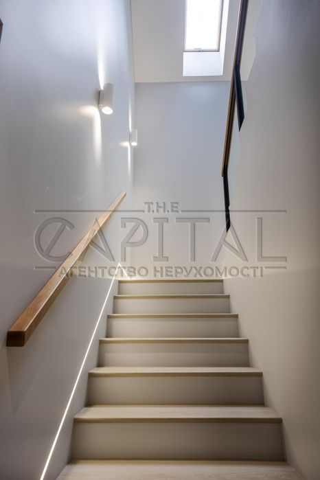 Продаж будинку з ремонтом 205м2  ХОТІВ біля лісу 12 соток ГАЗ