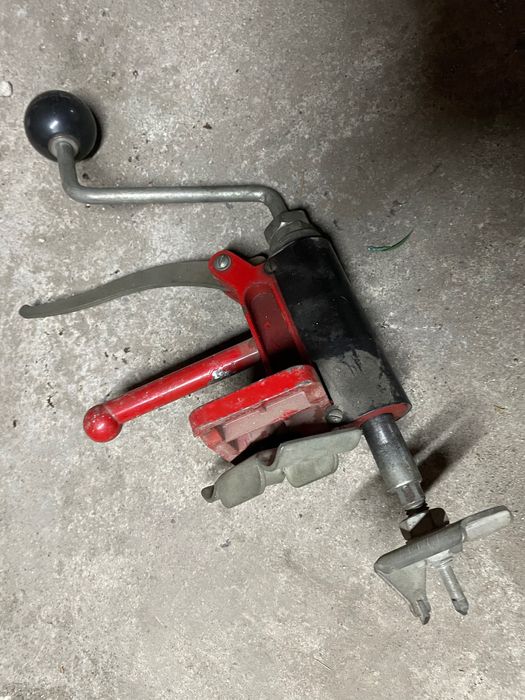 Maszynka do płytek do wiercenia otworów w kaflach PRL rekwizyt