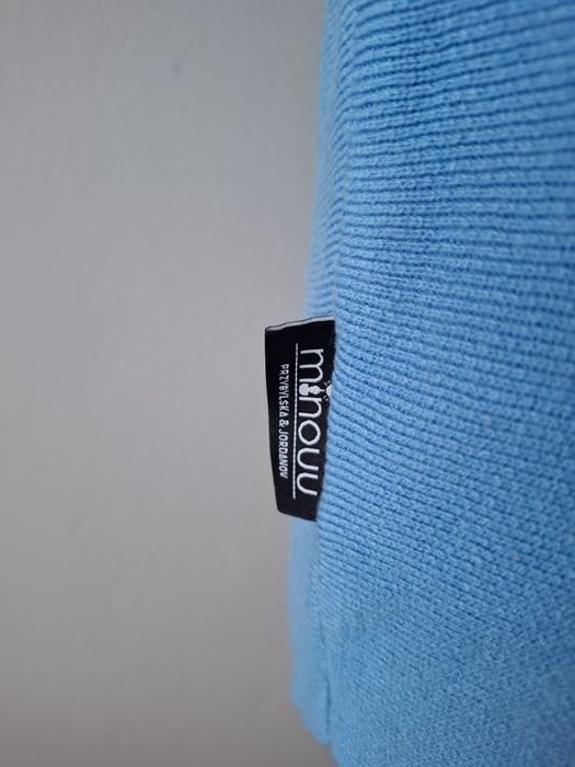 Sweter Minouu niebieski nietoperz okazja