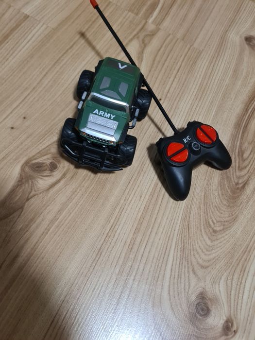 Samochodzik na pilota