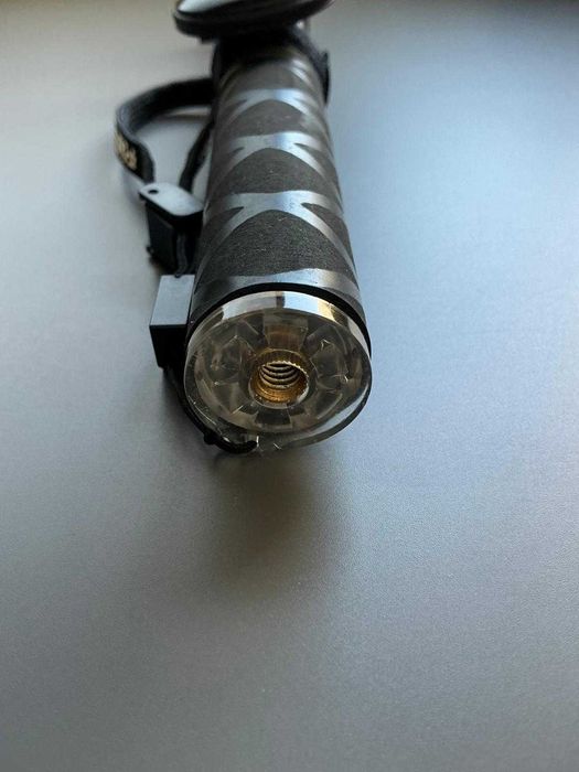 Bastão de Selfie Extensível FONESO com Comando Bluetooth - Tripé 1/4