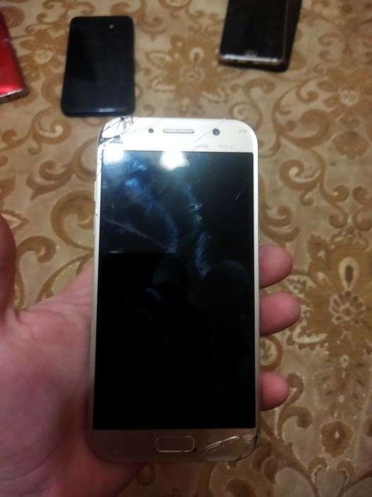 Samsung galaxy A520 sm-a520F/sa