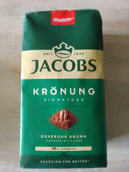 kawa Jacobs i Tchibo mielone i pierniki