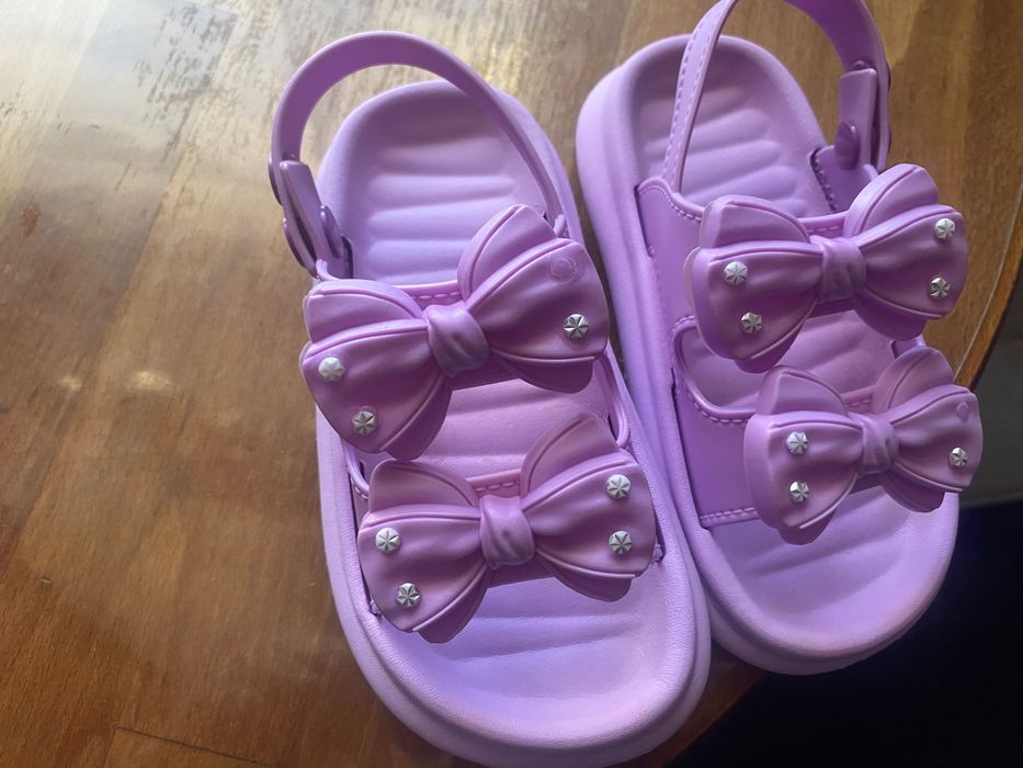 Босоніжки для дівчинки