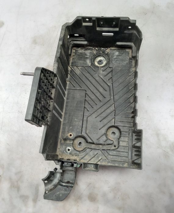Base / caixa da bateria PEUGEOT 208 II