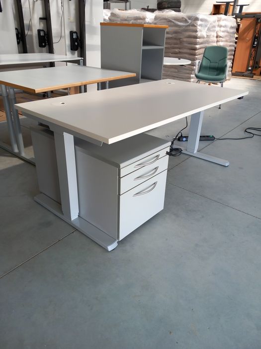 Biurko elektryczne elektrycznie regulowane