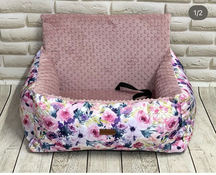 Fotelik samochodowy dla psa