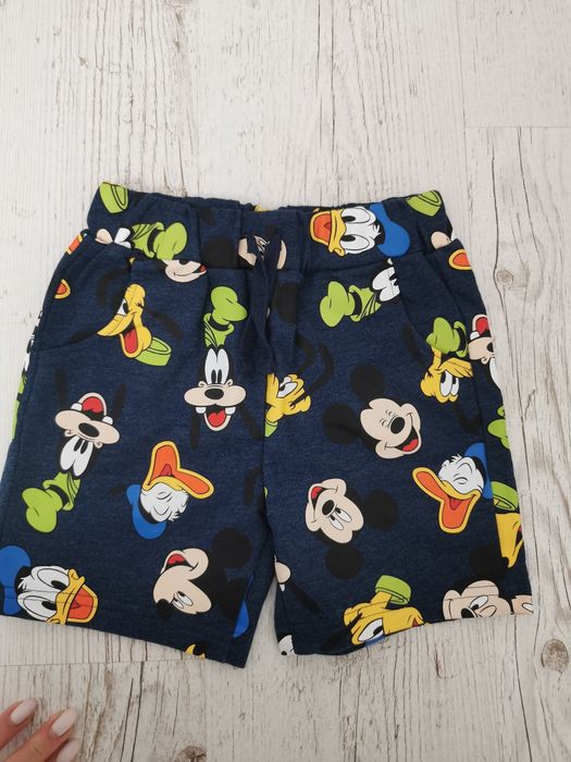 Spodenki chłopięce Disney w rozm. 116, idealne