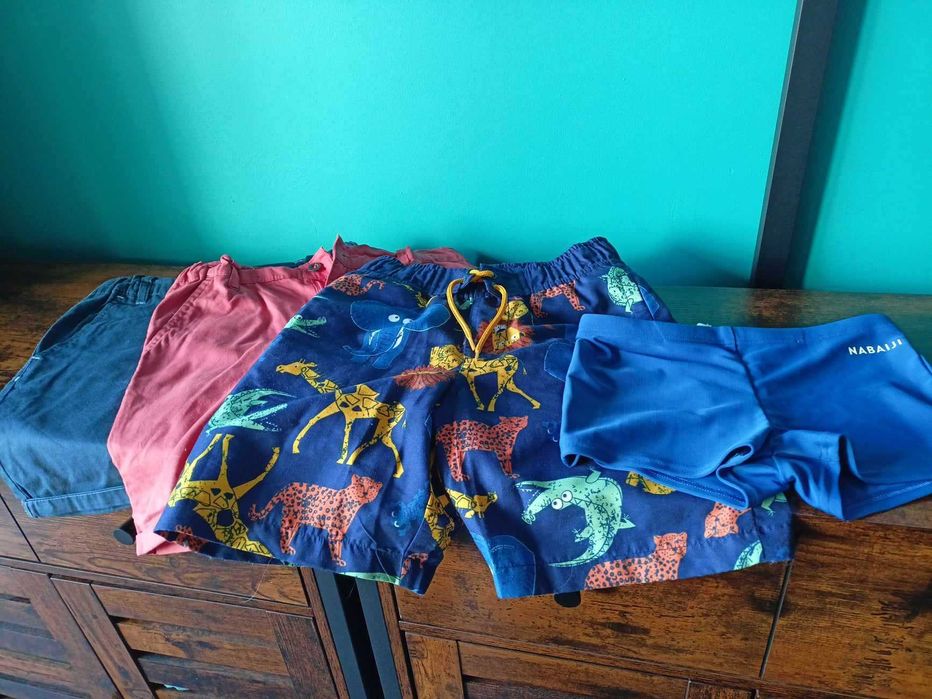 Letni zestaw spodenek i kąpielówek dla chłopca w rozm. 128/134