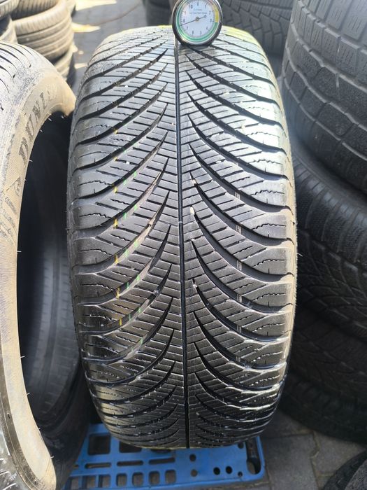 :Opona Goodyear Vector 4 season 215/55/17 pojedynka