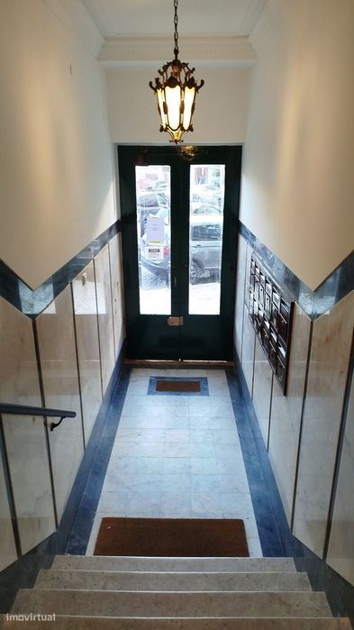 Apartamento T2 com varanda em Almada