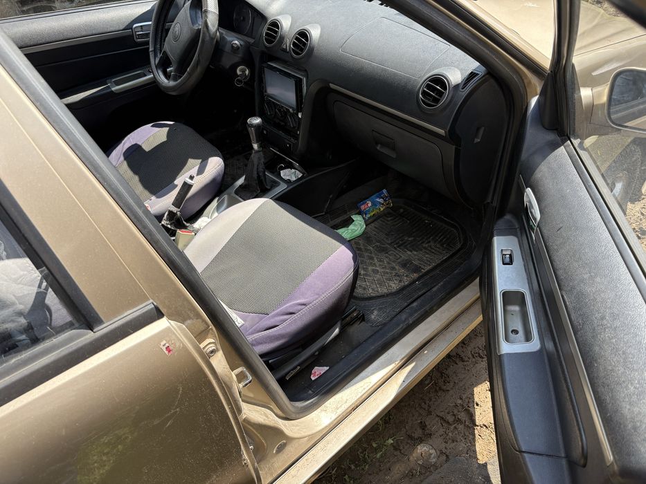 Geely Ck 2006-2013 (рестайлінг 2010-2013)  1.5 двигун є все