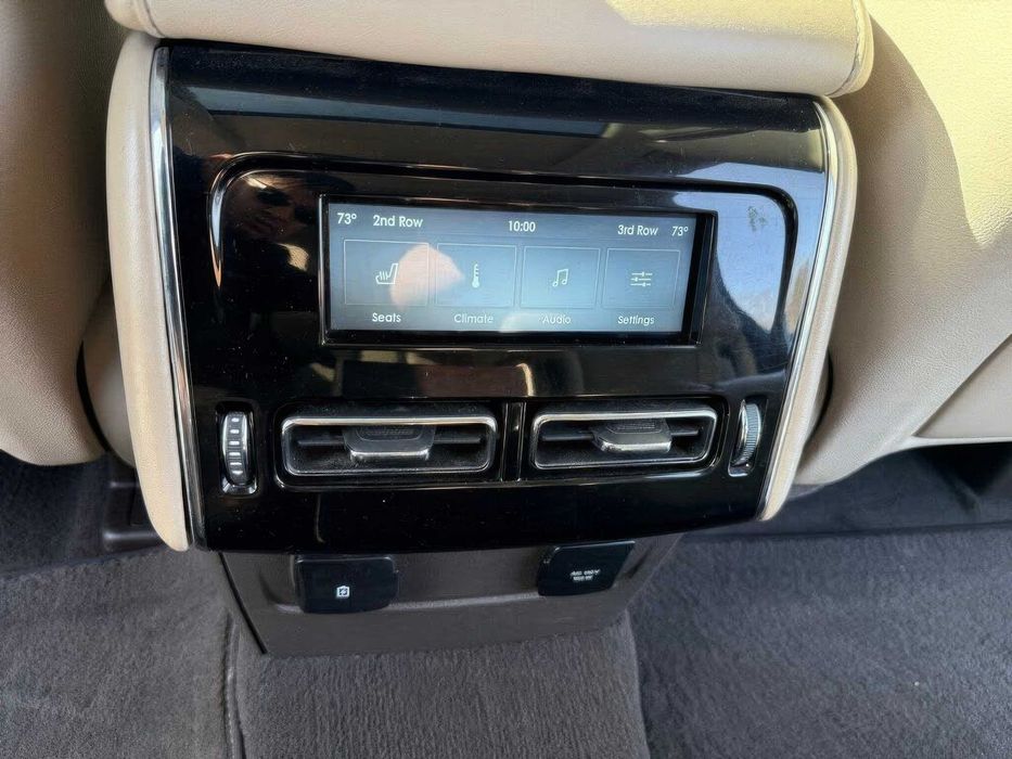 Lincoln Aviator      2020