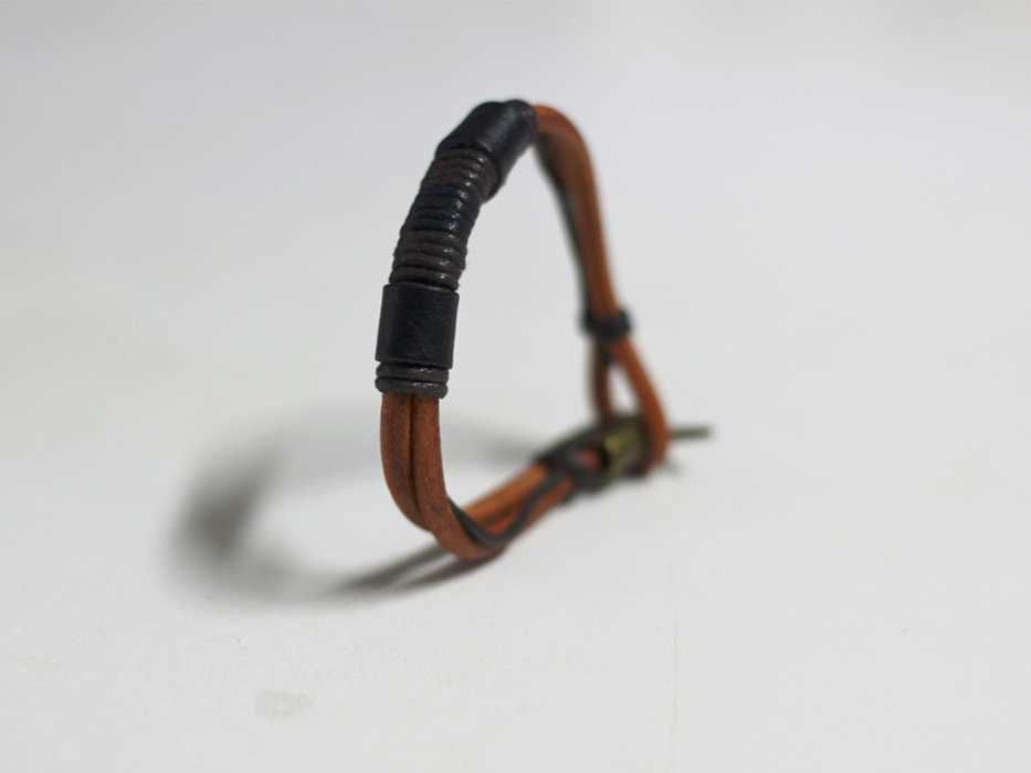 Pulseira de homem castanha com fecho de engate resistente