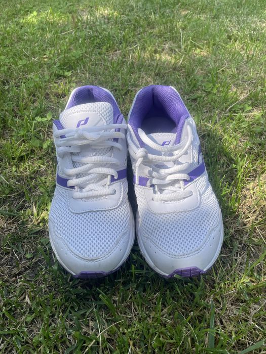 Кросівки кроси білі