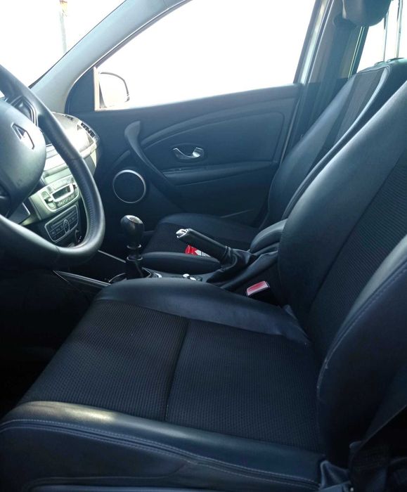 Vendo Renault Mégane 1.5 dCi de 2011 em bom estado geral, muito confortável, económico e pronto a circular.