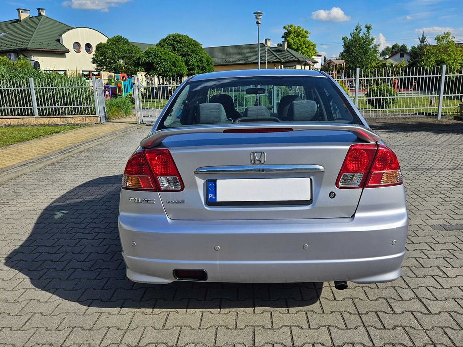 Honda Civic VII Sedan 1.6 Vtec 110KM 2005 Salon PL