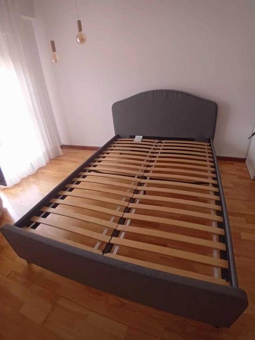 Cama casal HAUGA Cinzenta [IKEA] com colchão
