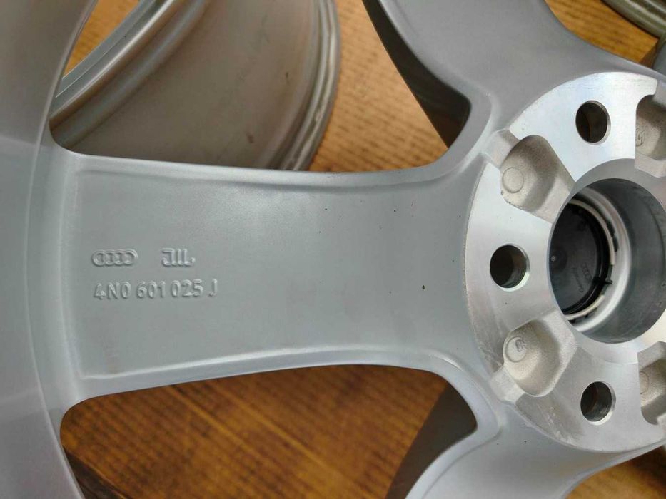 5x112 ALUFELGI R19 AUDI A6 C8 C7 Q5 Q3 A4 B9 A8 D5 A7 A5 NOWE ET32 8j